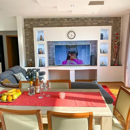 Julijana Apartment Makarska