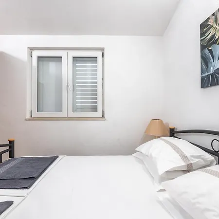 Julijana Appartement *